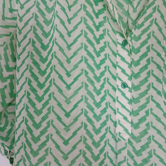 Chevron Sheer Tunic Top Blouse Women’s Medium Green White Roll Tab Sleeve - Picture 3 of 6